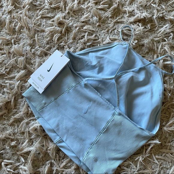 Nike Yoga Crop Top - Picture 4 of 4